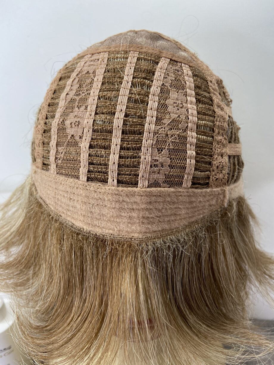 Boxed stylish honey blonde with conditioner. Bblss77