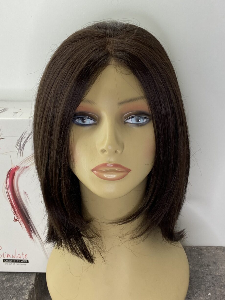 Boxed stylish brown long wig. Bbrls79