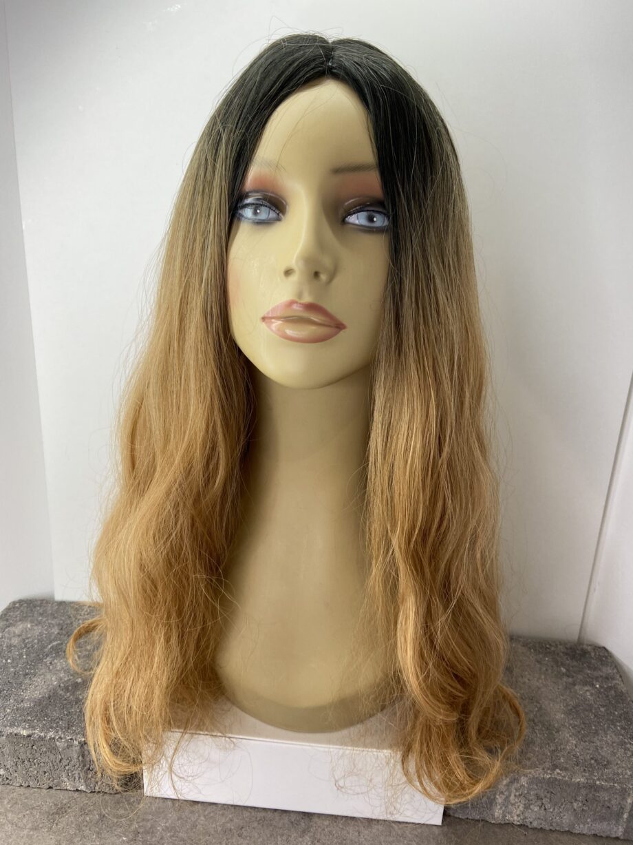 Long blonde wig. Pplbllw297