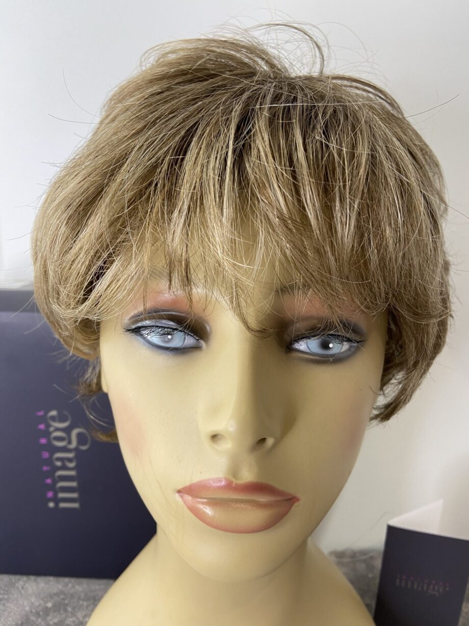 New light brown petite wig. Bblsw87
