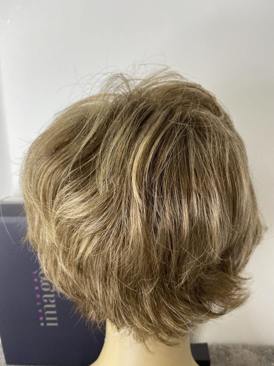 New light brown petite wig. Bblsw87