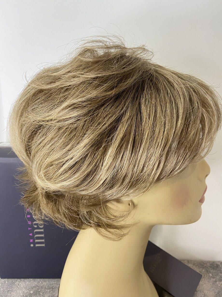 New light brown petite wig. Bblsw87