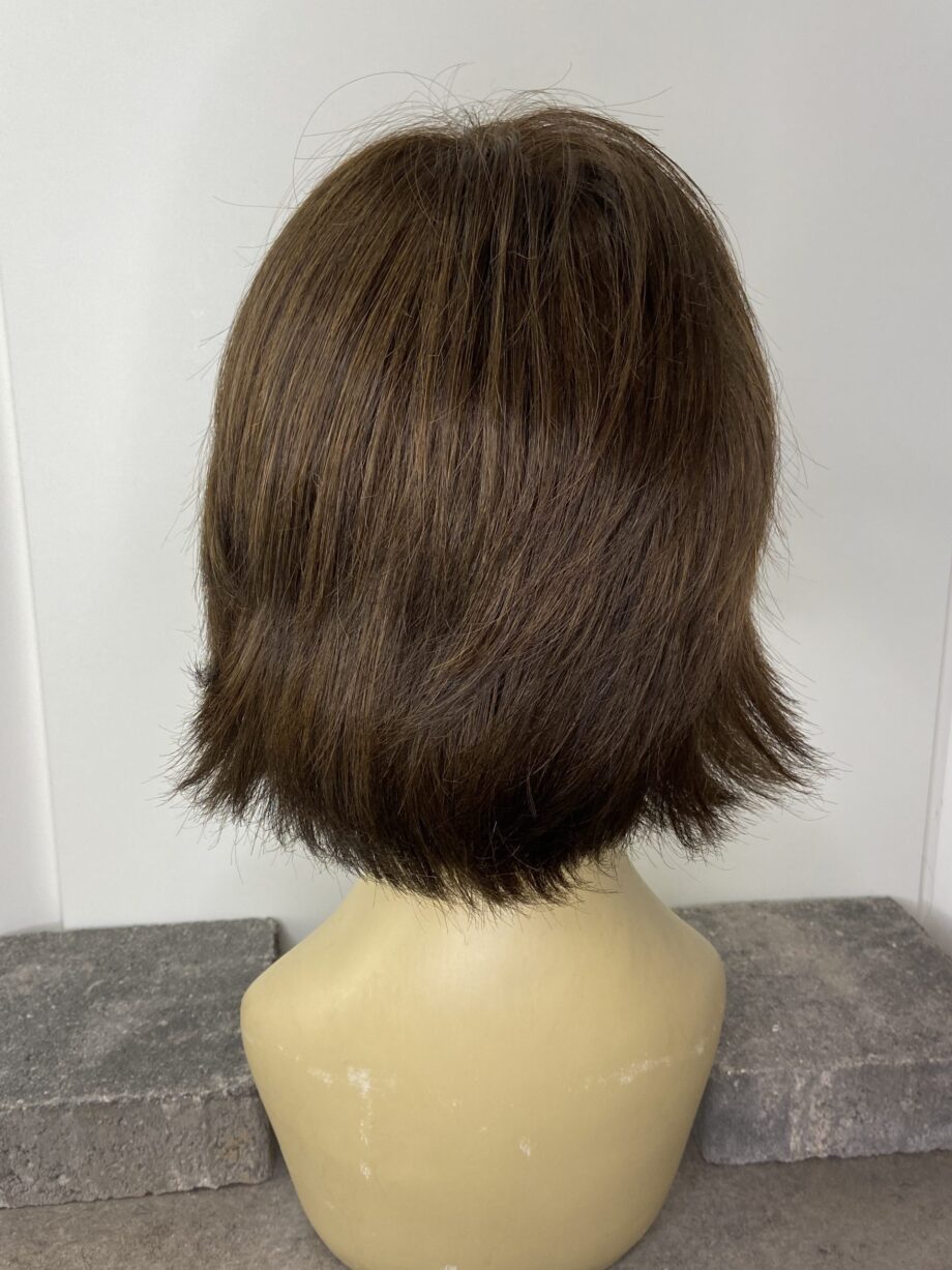 Brown mid length wig. Pplbrms6031