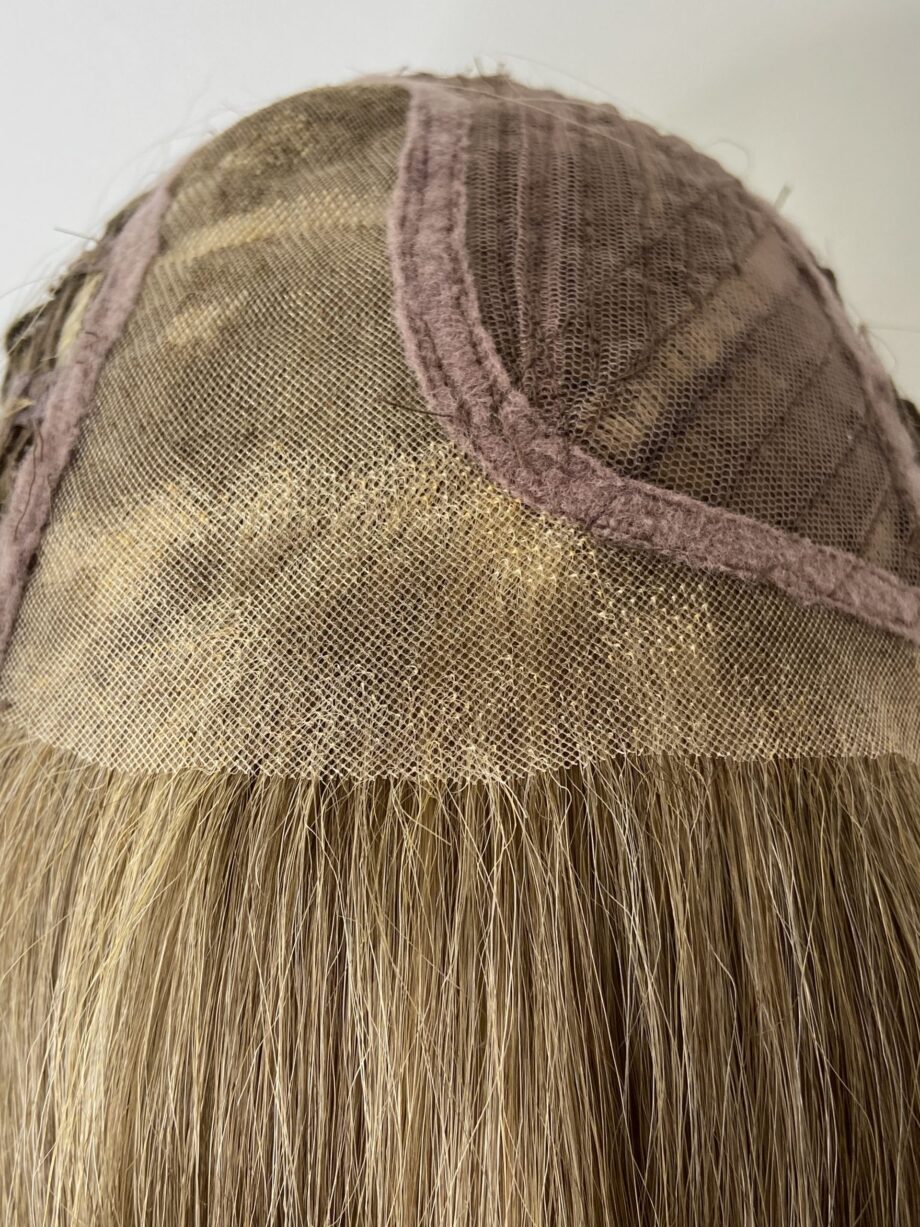 Blonde stylish wig. Pplbrms6032