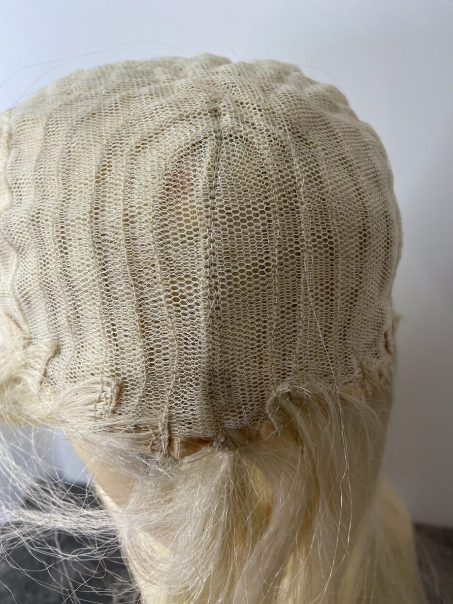 Very long blonde wig. Blls305