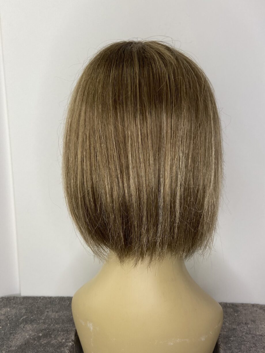 Blonde stylish wig. Pplbrms6032