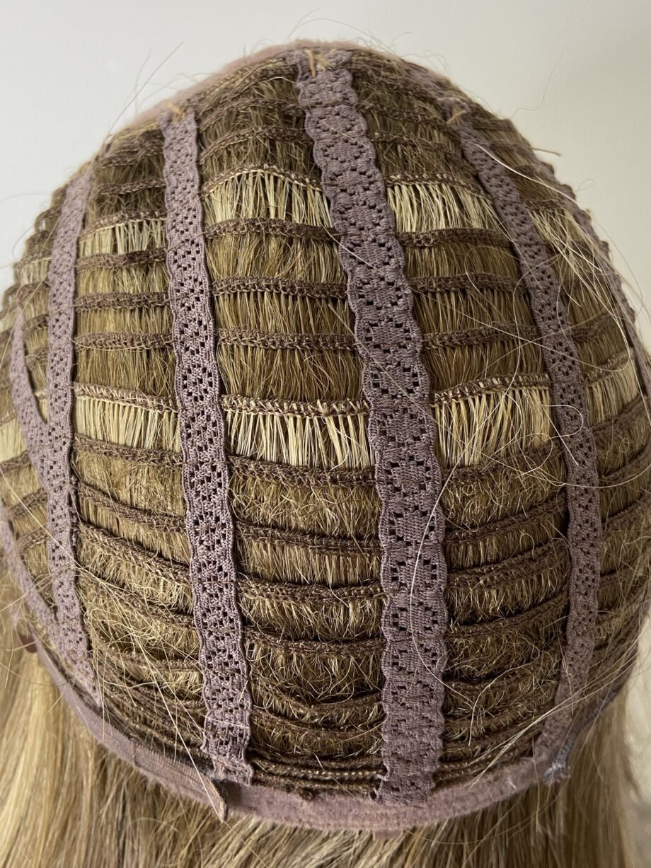 Blonde stylish wig. Pplbrms6032