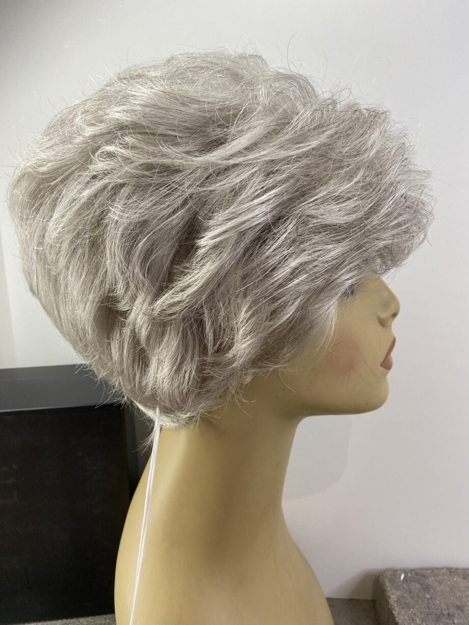 New premium platinum grey wig. Gsw97