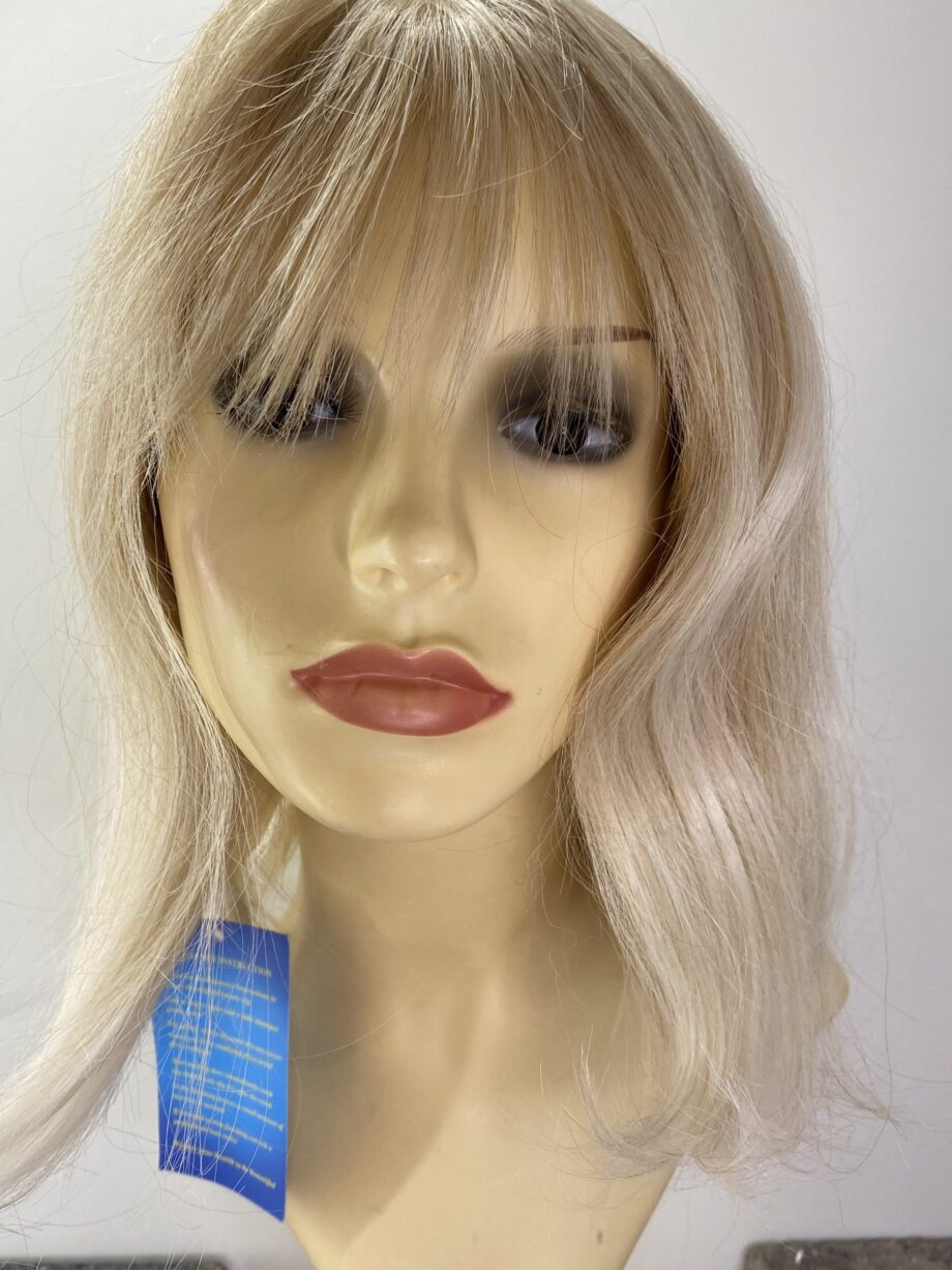 New light blonde wig. Plblls589