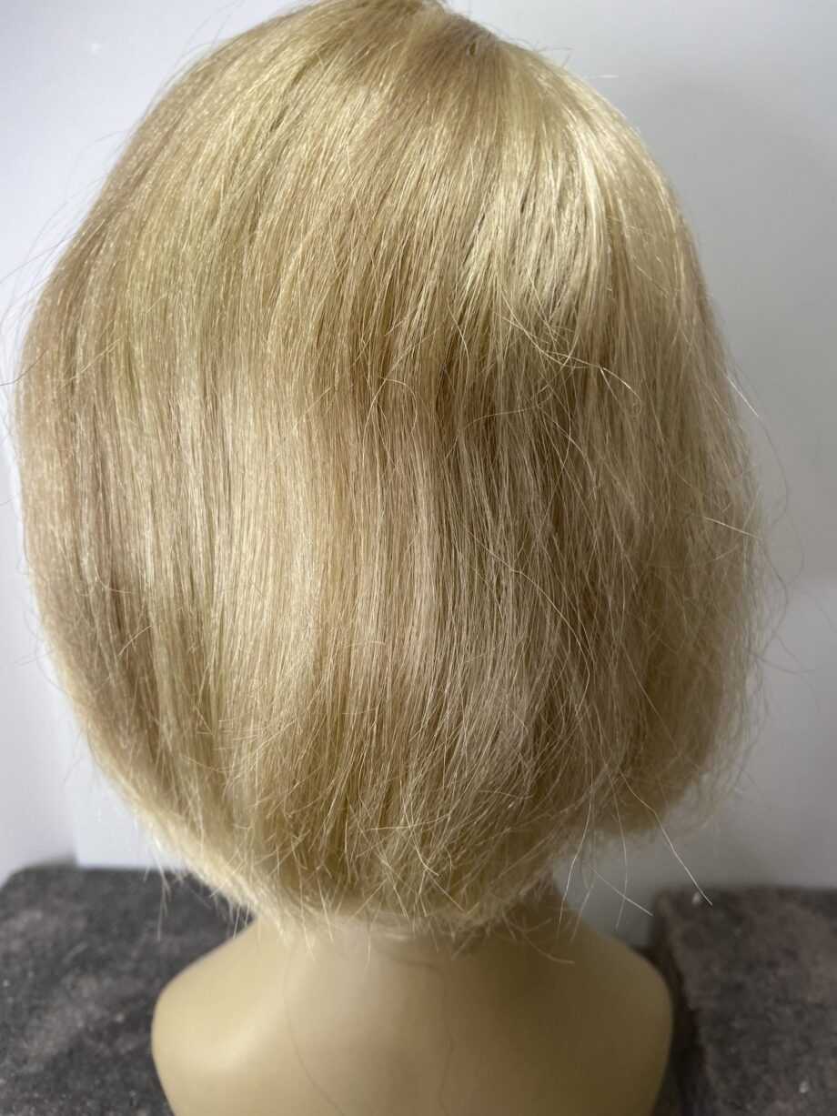 Blonde mid length wig. Plblms6038