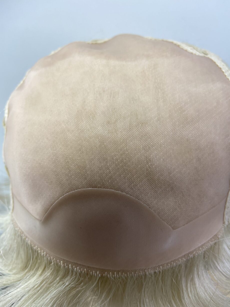 Short neat new blonde wig. Bblsw101