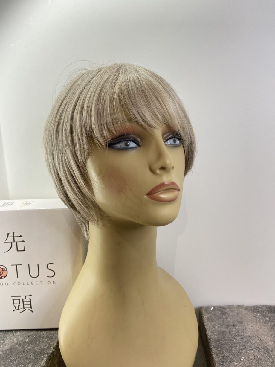 Platinum grey silver wig. Bgss93