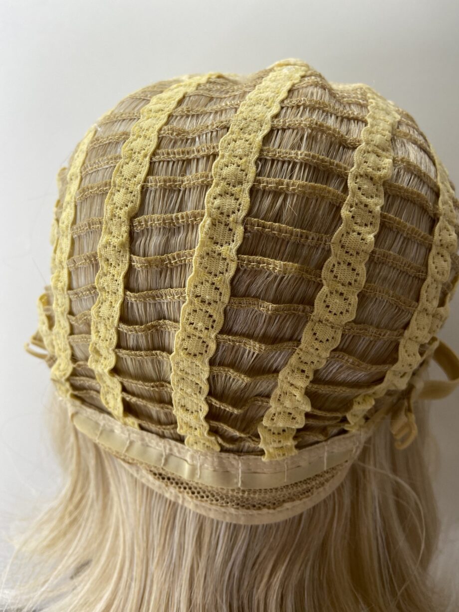 New light blonde wig. Plblls589