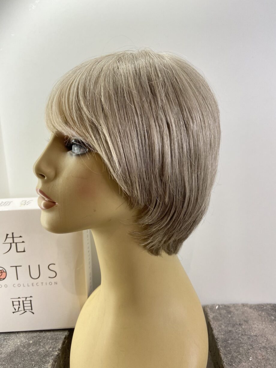 Platinum grey silver wig. Bgss93