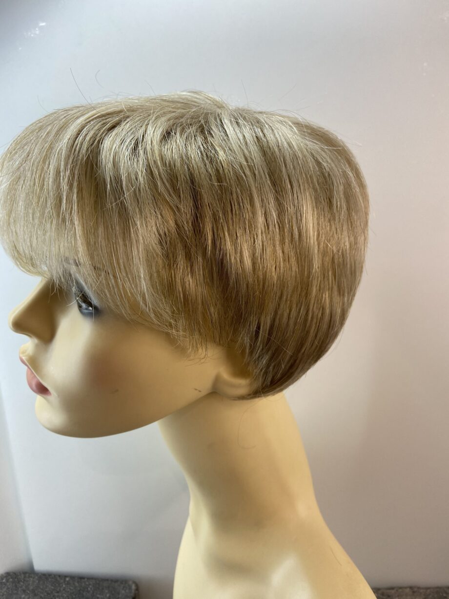 Short blonde   Plblss599