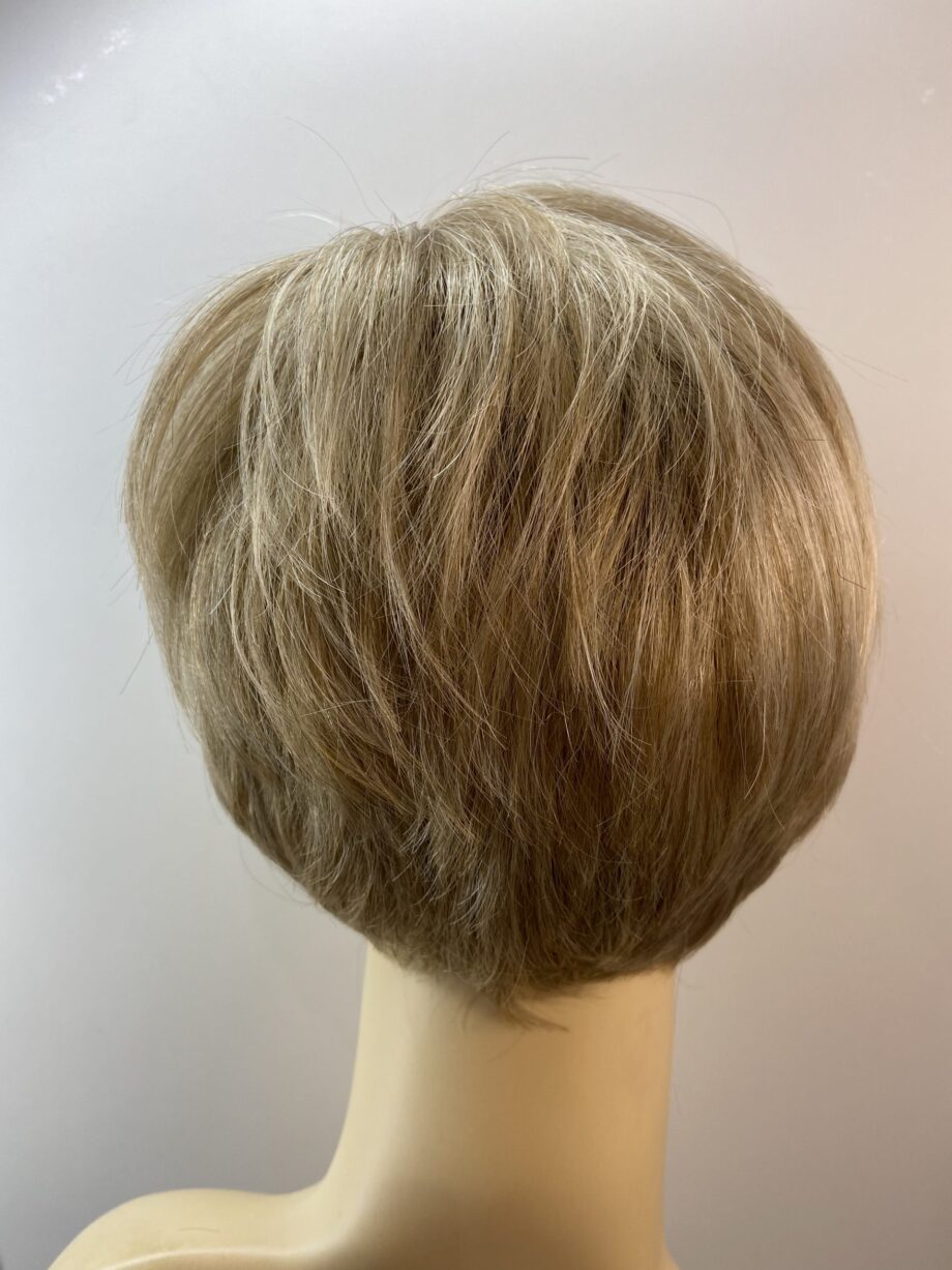 Short blonde   Plblss599