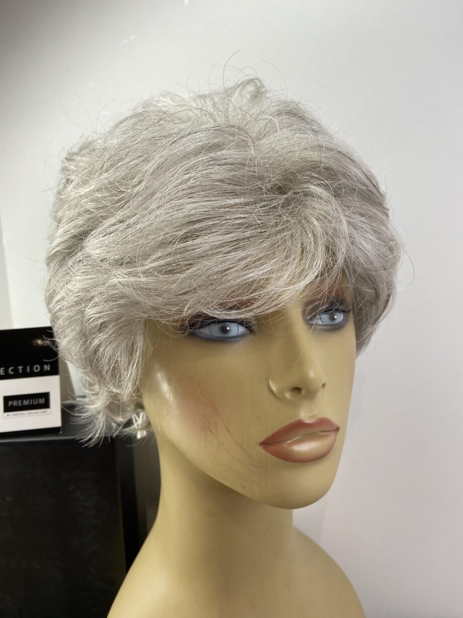 New premium platinum grey wig. Gsw97