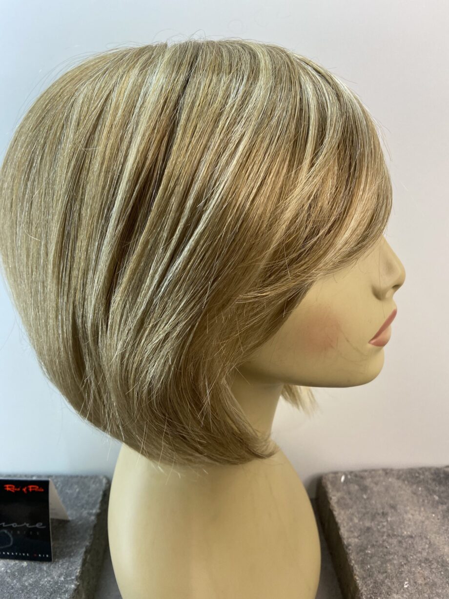 New blonde wig. Blms598
