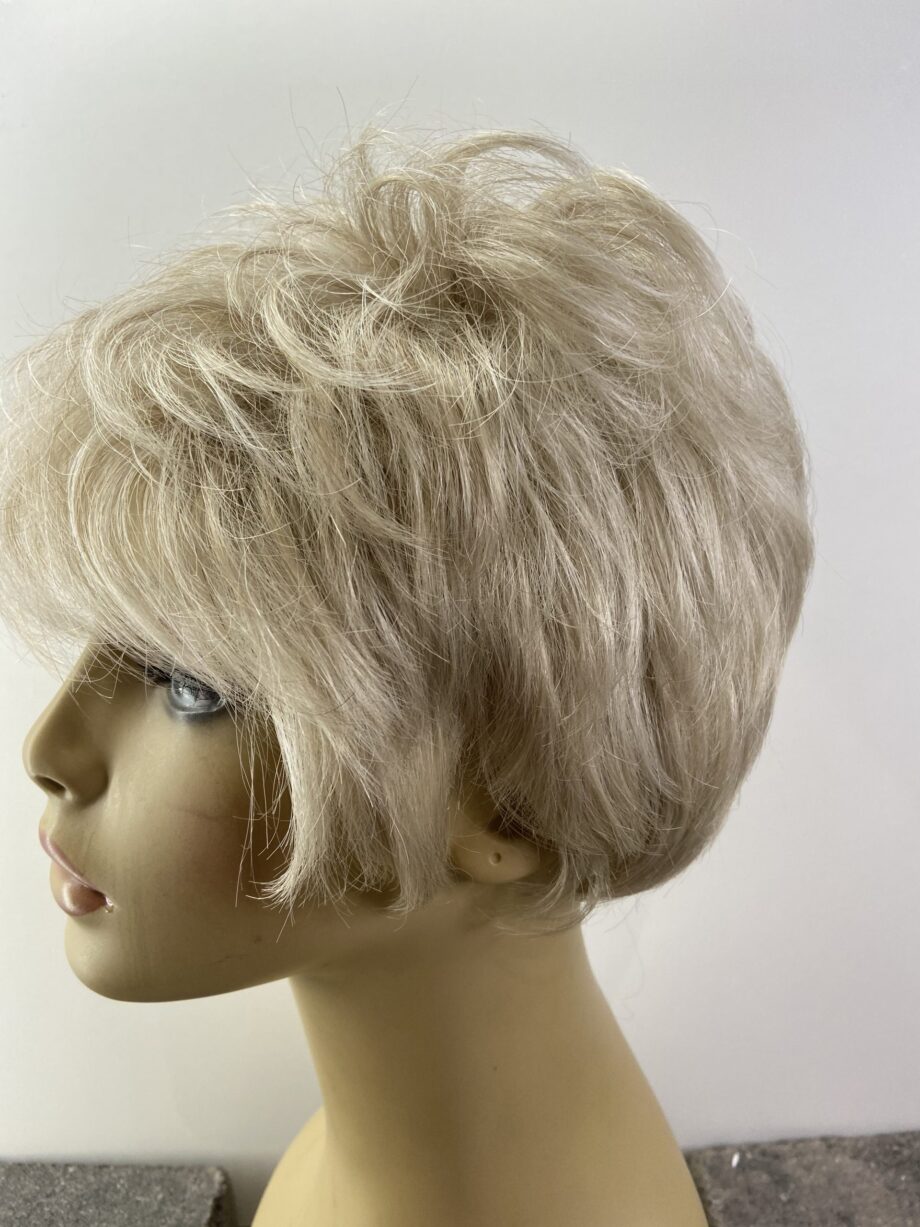 Short new blonde /silver. Plgsw509