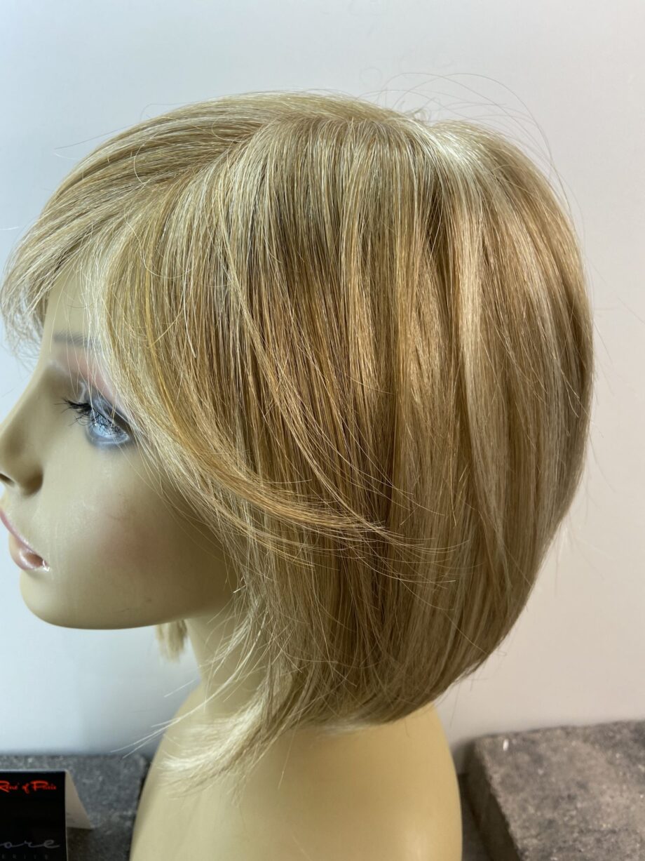 New blonde wig. Blms598