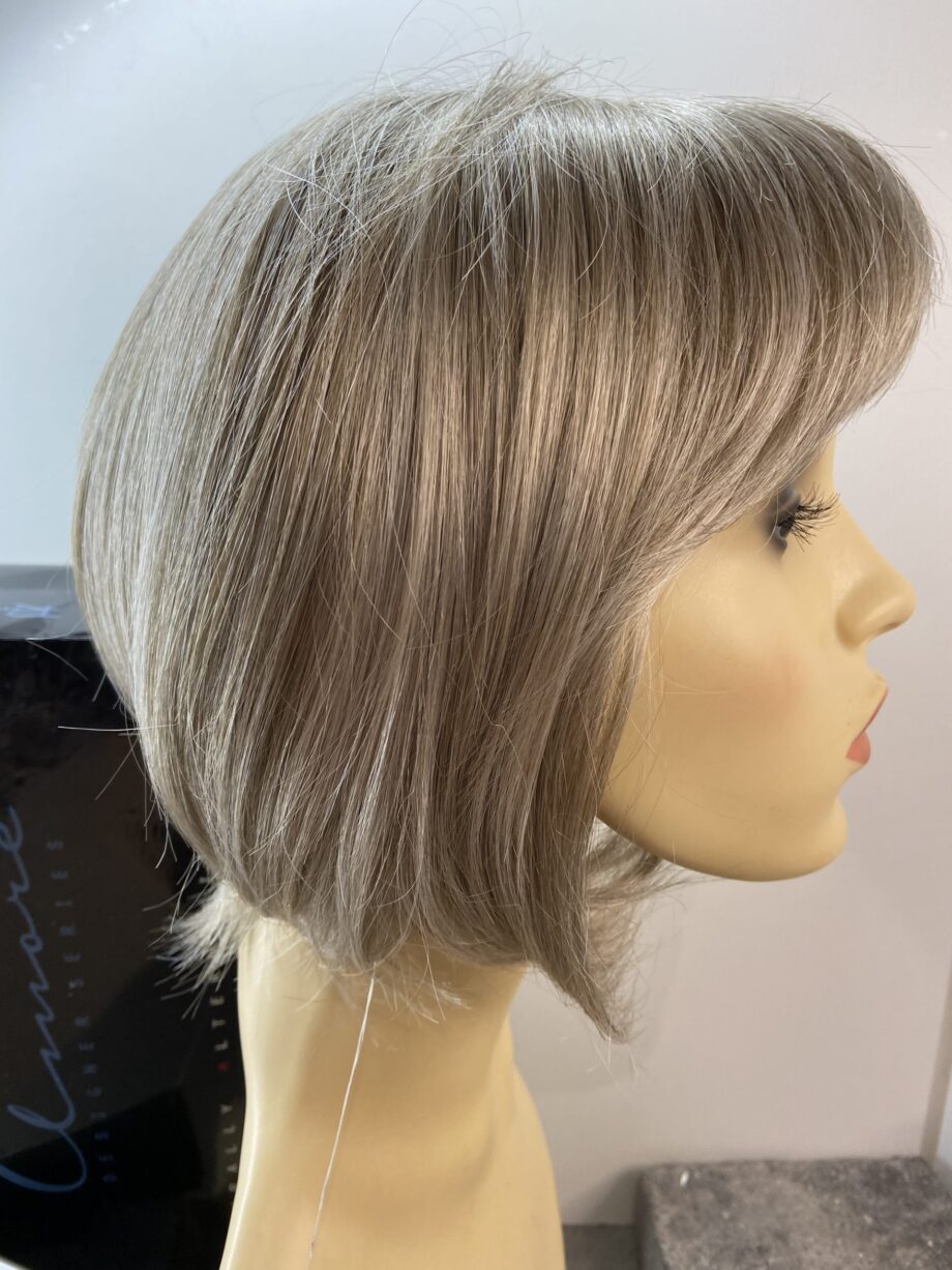 New beautiful petite warm grey wig. Bgms91