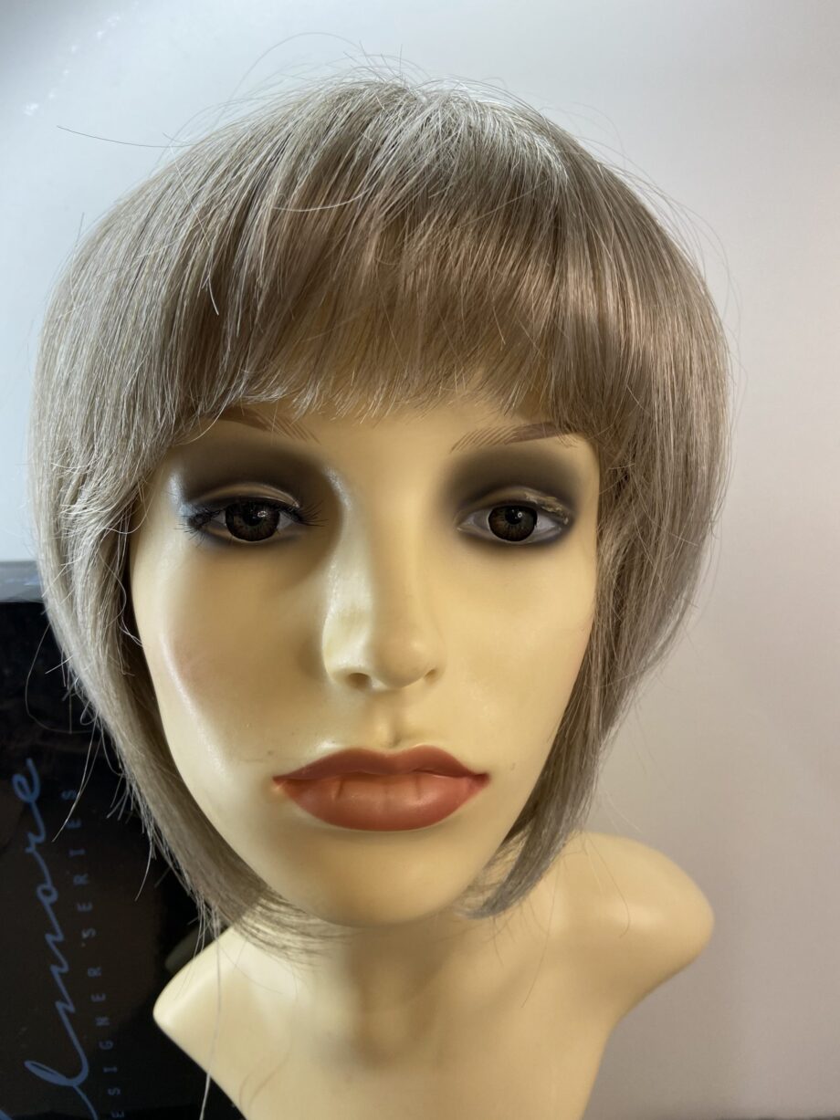 New beautiful petite warm grey wig. Bgms91