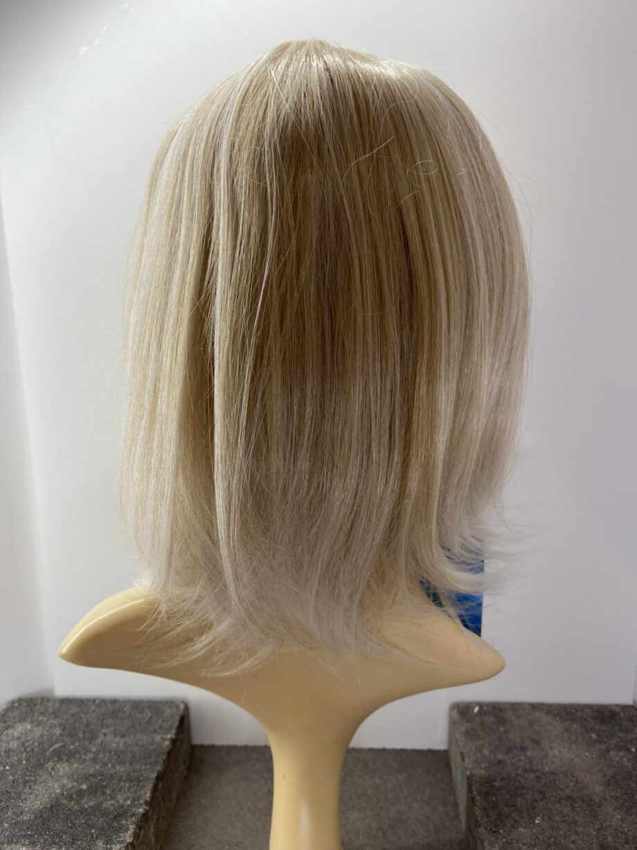 New light blonde wig. Plblls589