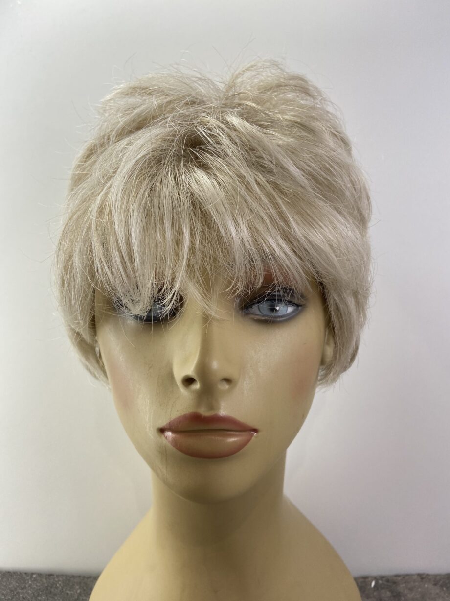 Short new blonde /silver. Plgsw509