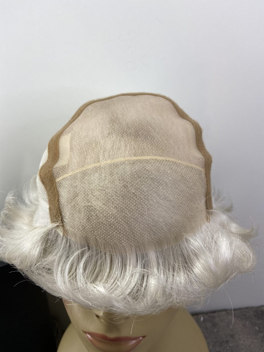 New boxed snow white wig. Wsw95