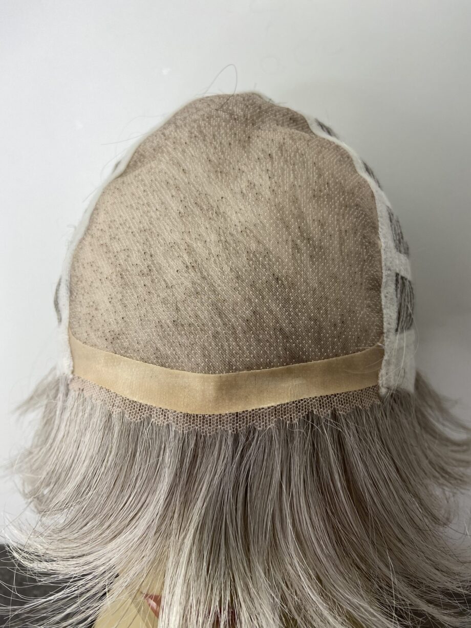Hair World Silver wig. Plgss6033