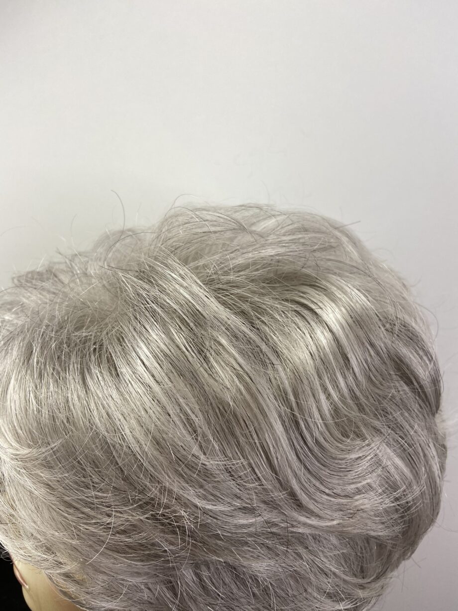 New premium platinum grey wig. Gsw97