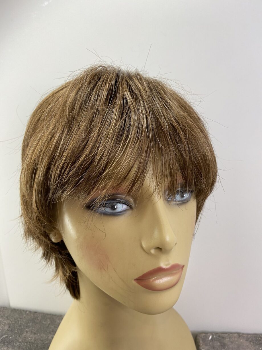 Short brown wig. Brmw8023