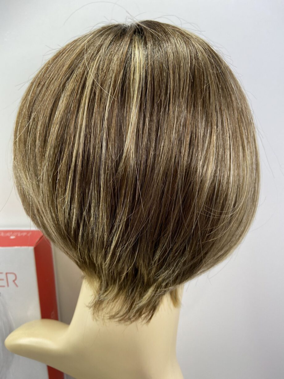 Stunning boxed light drown wig. Bbrss102