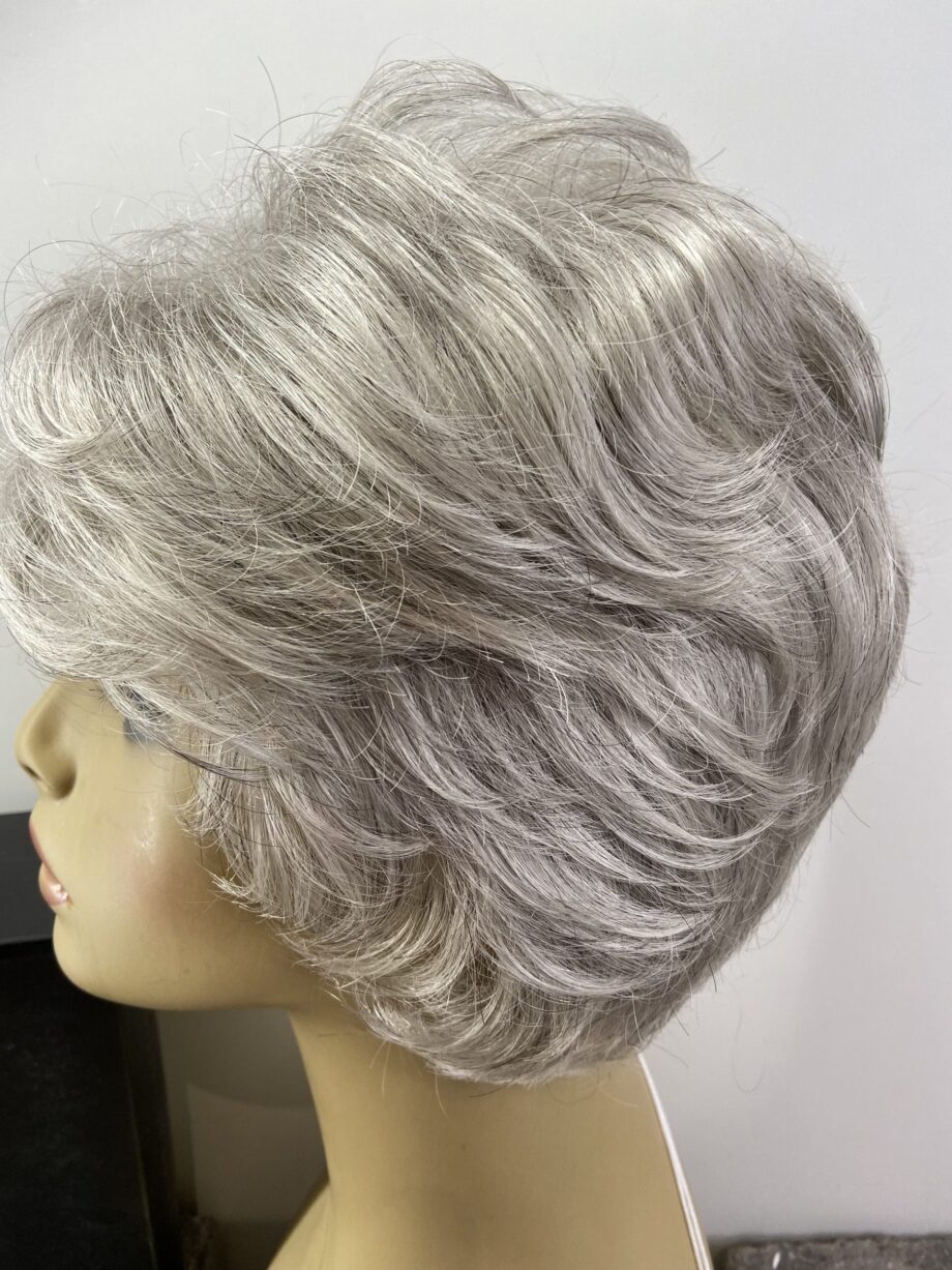New premium platinum grey wig. Gsw97