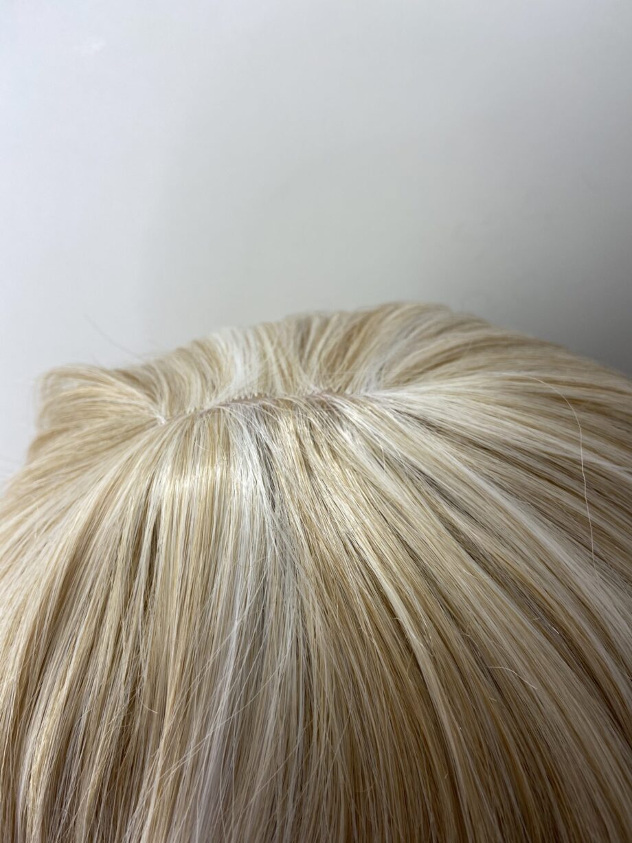 New light blonde wig. Plblls589