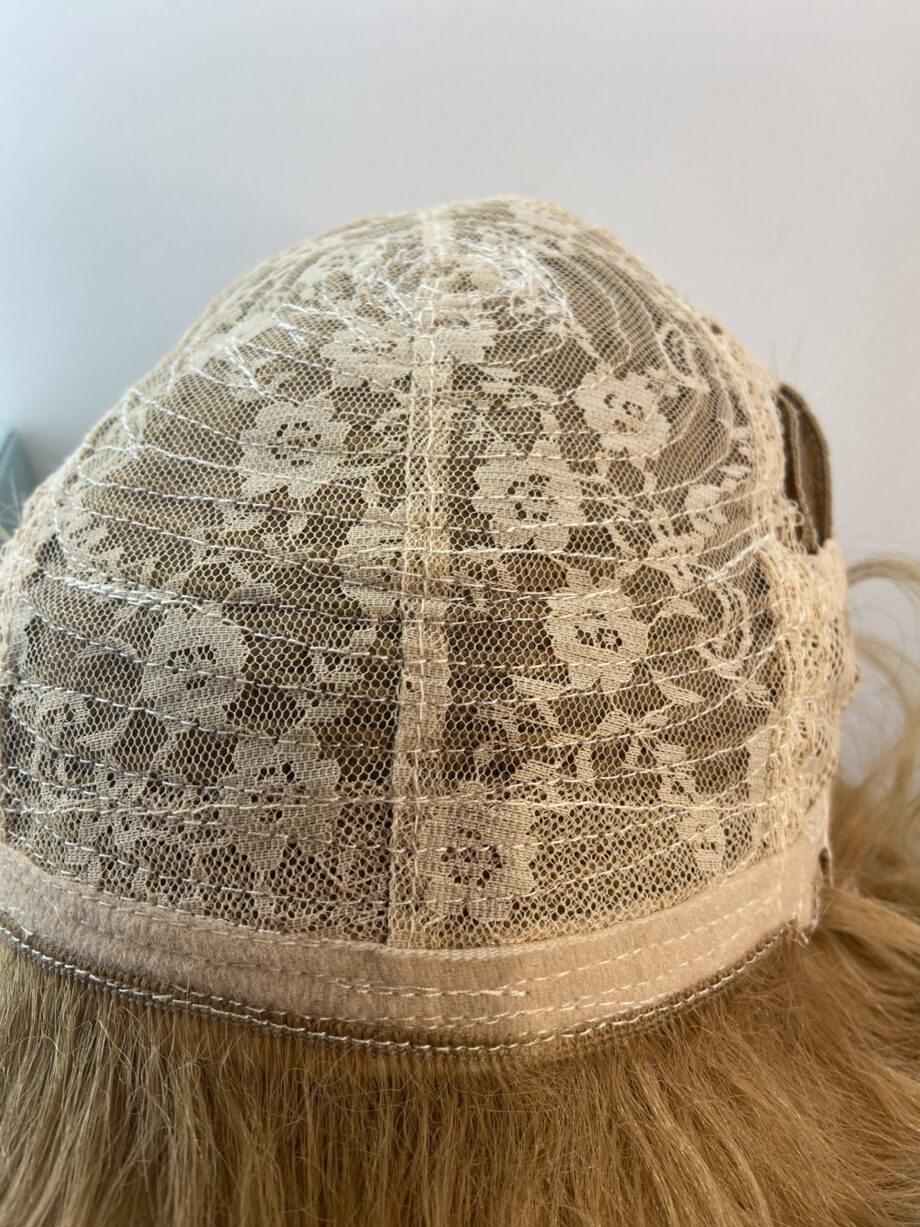 Blonde new wavy wig. Bblsc102