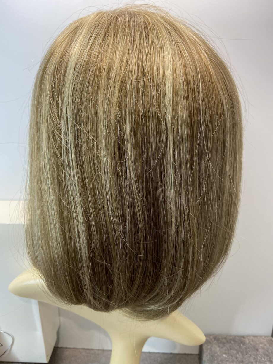 Stunning spring honey highlighted wig from Harrods. Bblms140