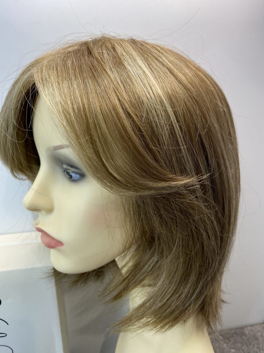 Stunning spring honey highlighted wig from Harrods. Bblms140