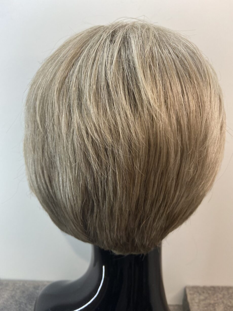 Blonde:grey wig. Gss5997