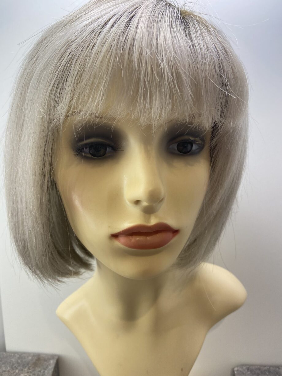 Stunning Silver rooted Bob. Gms91