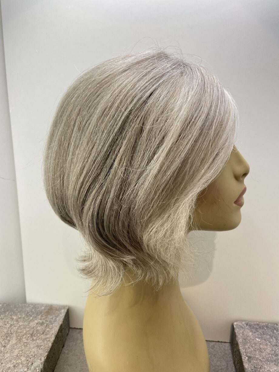 Soft cap silver grey wig. Gms81