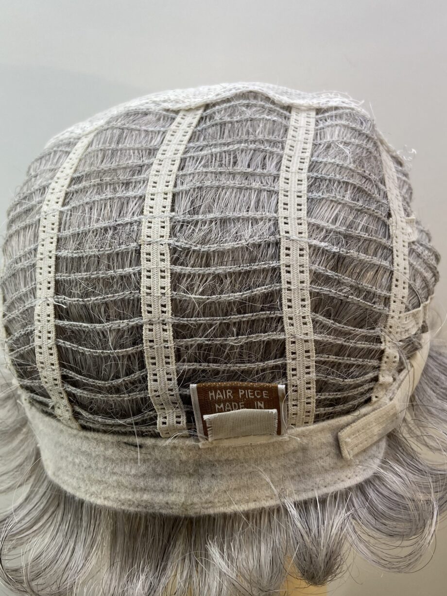 Salt and pepper grey wig. Gss515