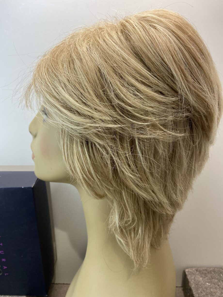 Blonde Raquel Welch wig. Bblss137
