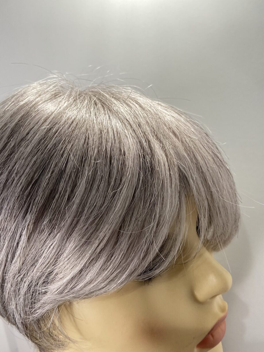 Elegant grey wig. Gss53