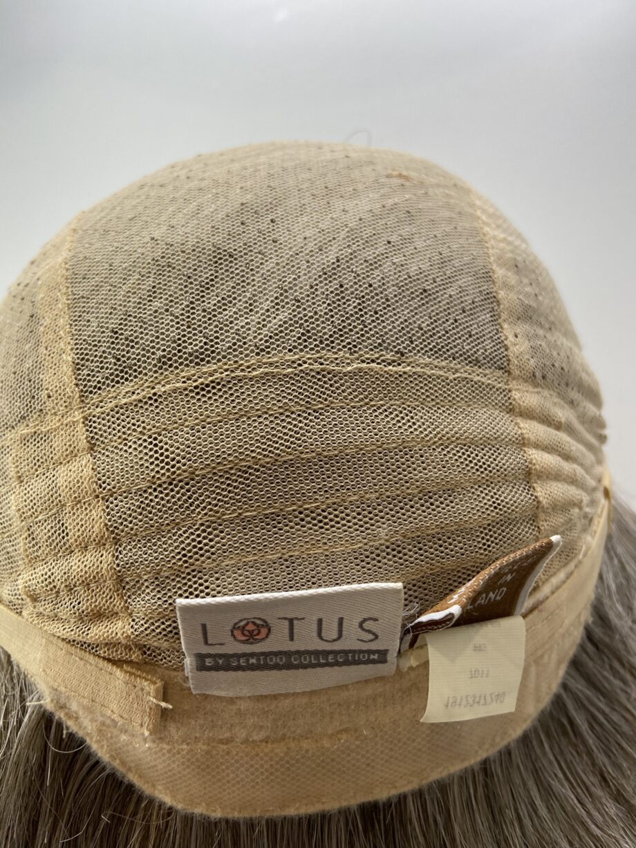 Soft cap silver grey wig. Gms81