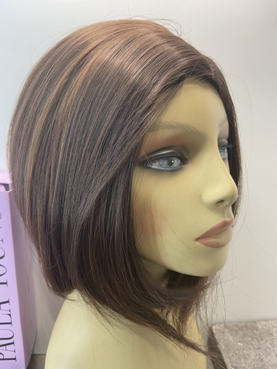 Beautiful brown shiny wig. Bplbrms46