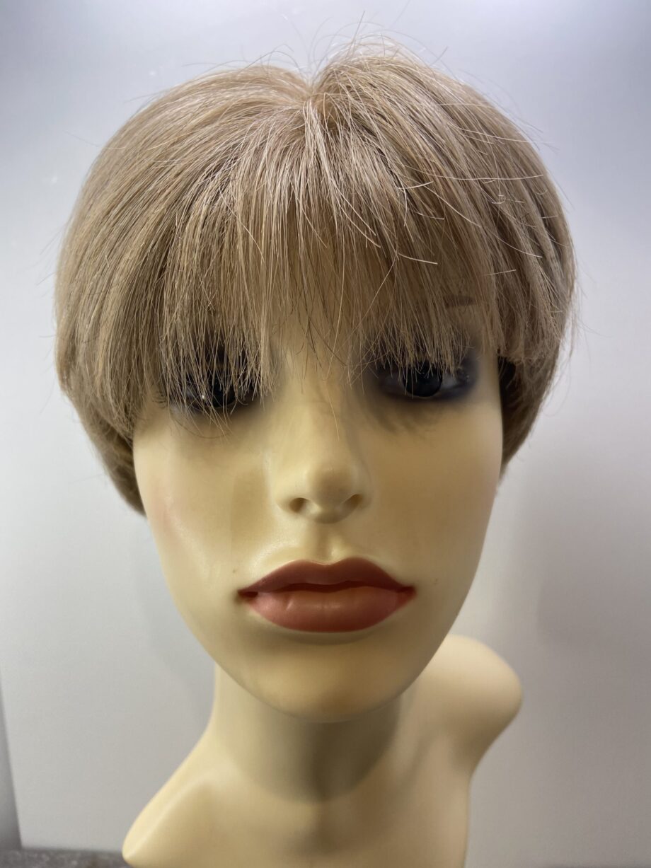 Soft cap light brown / blonde short wig. Blss7017