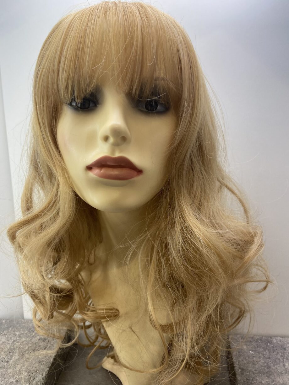 Very long blonde curly wig. Bllc87