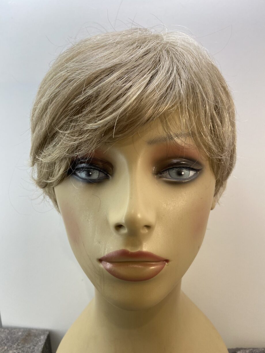 Short neat blonde. Blss518
