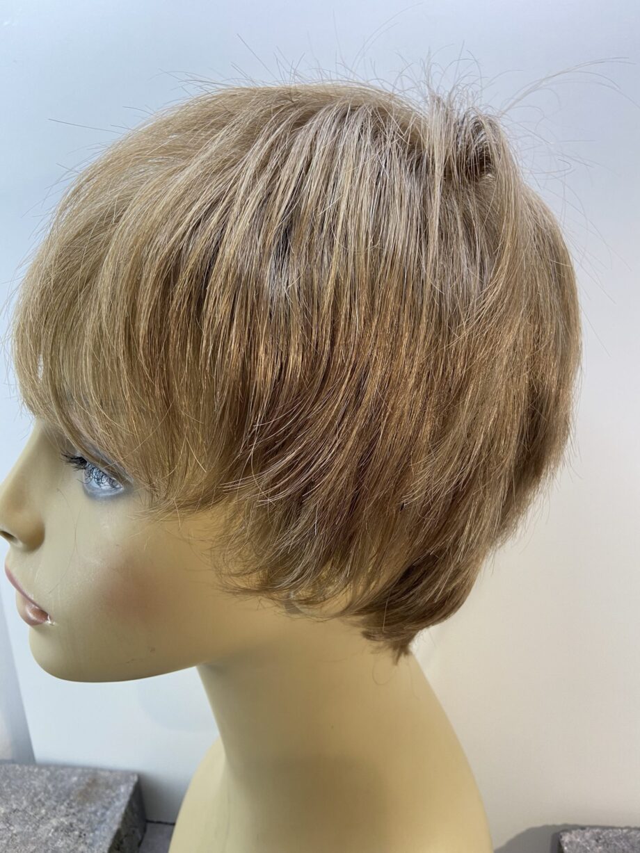 Short brown super soft wig. Brss519 (Copy)